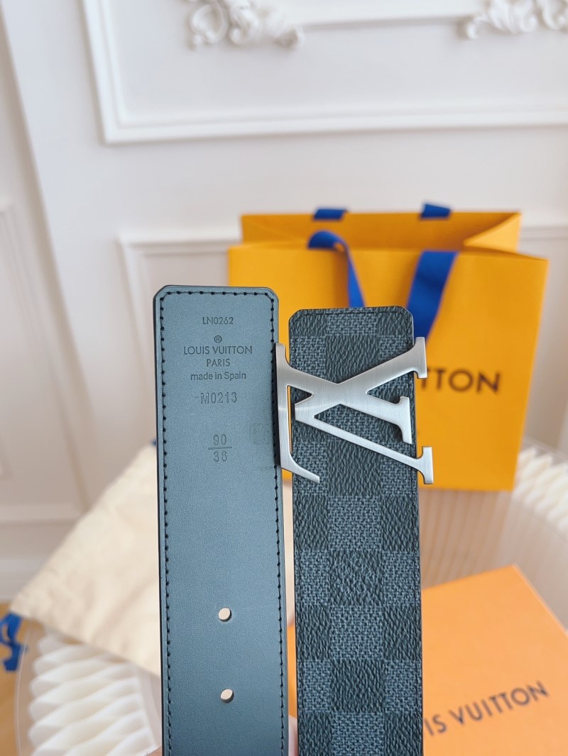 l0vis Vvtt0n belts